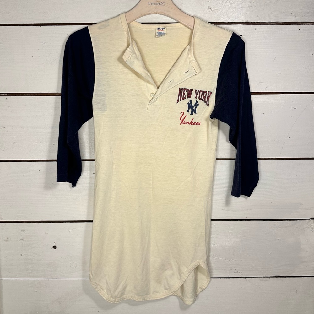Vintage 1980’s Yankees Champion baseball tee size small made in USA